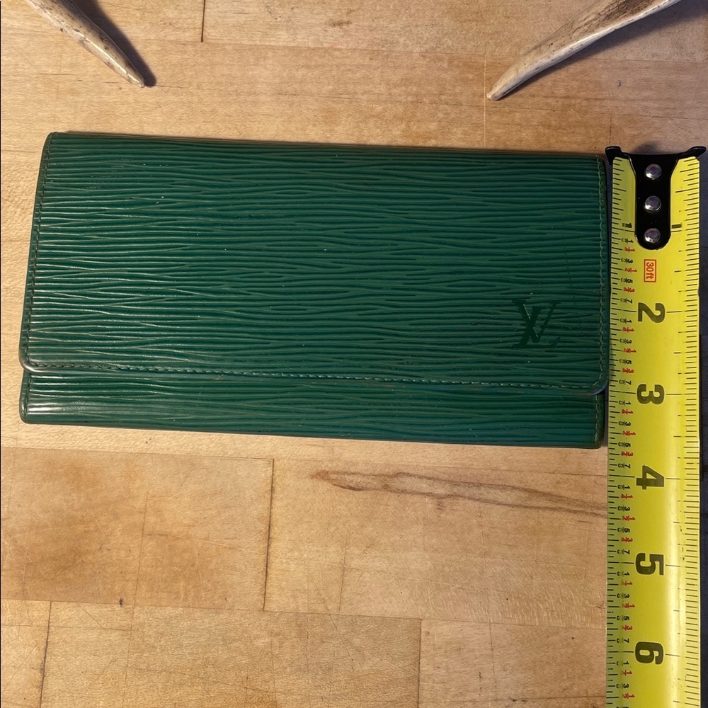 Louis Vuitton Green Epi Leather Long Wallet - Picture 14 of 15